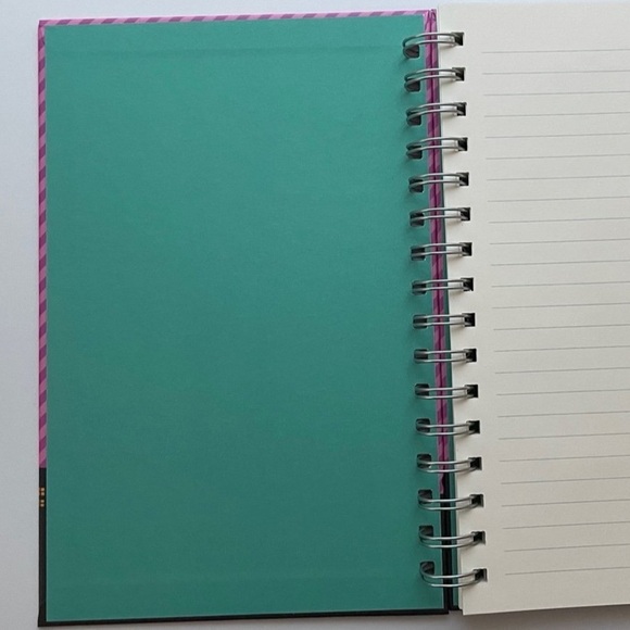 Hello Kitty mummy halloween journal - Picture 3 of 5